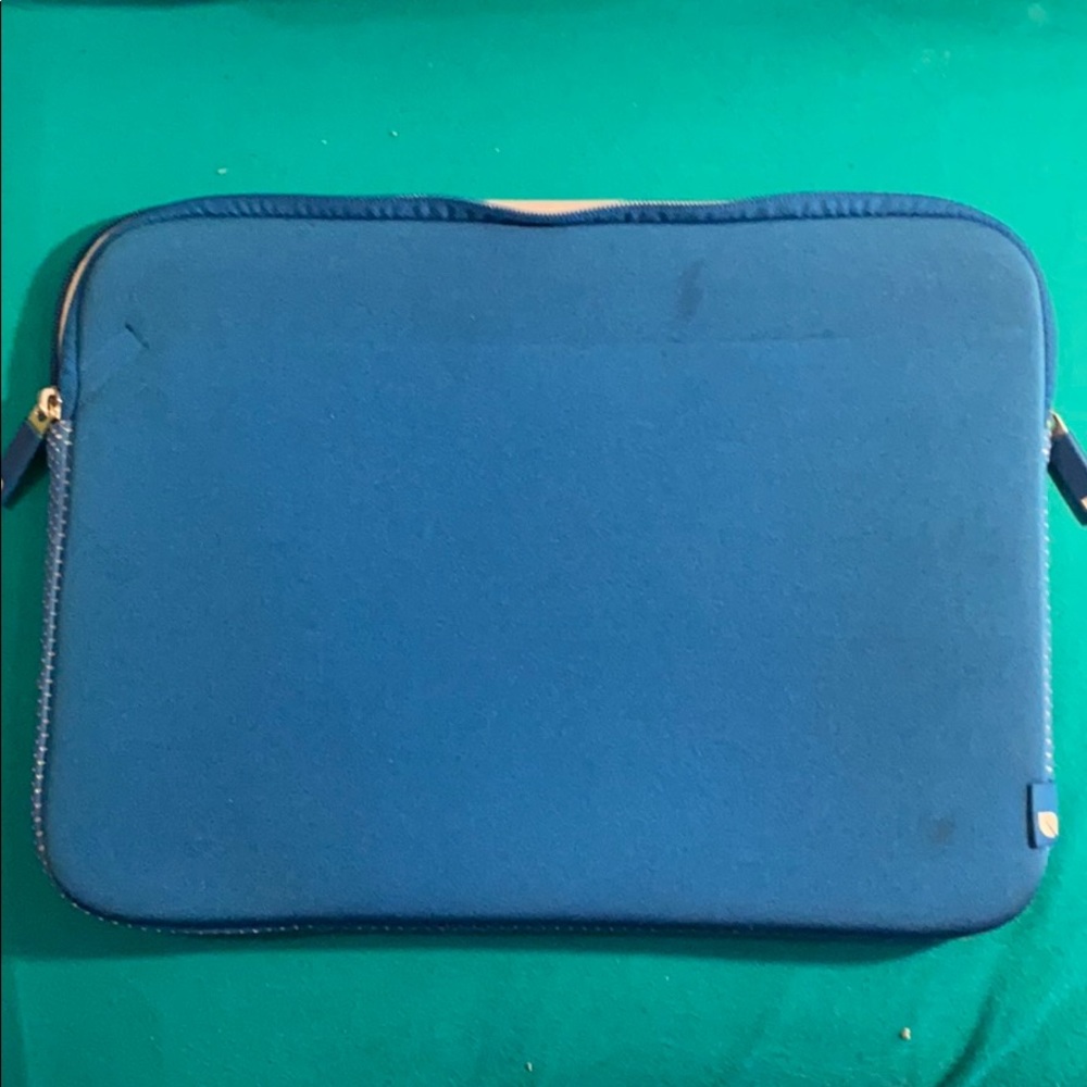 Blue Incase laptop sleeve MacBook 13” - Picture 2 of 6